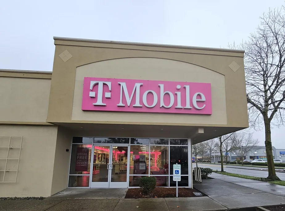  Exterior photo of T-Mobile Store at Sleater Kinney Rd & 6th Ave, Lacey, WA 
