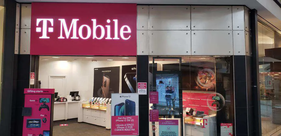 Exterior photo of T-Mobile store at Woodfield Mall 5, Schaumburg, IL