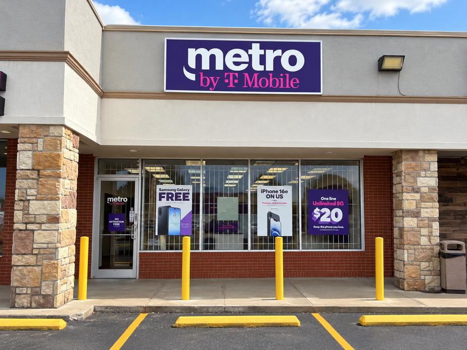 Metro by T-Mobile 4712 E Lancaster Ave - 4712 E Lancaster Ave 