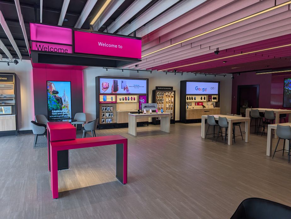 T-Mobile Firstfield  Shopping Center - 527 Quince Orchard Rd 