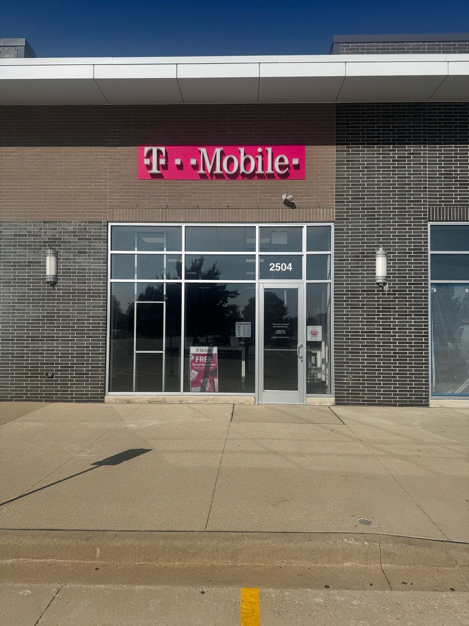 Exterior photo of T-Mobile Store at N Prospect Ave & Interstate Dr, Champaign, IL