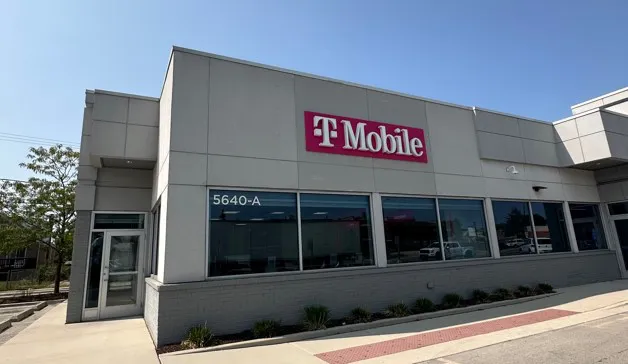  Exterior photo of T-Mobile Store at S Harlem Ave & W 57th St, Summit, IL 