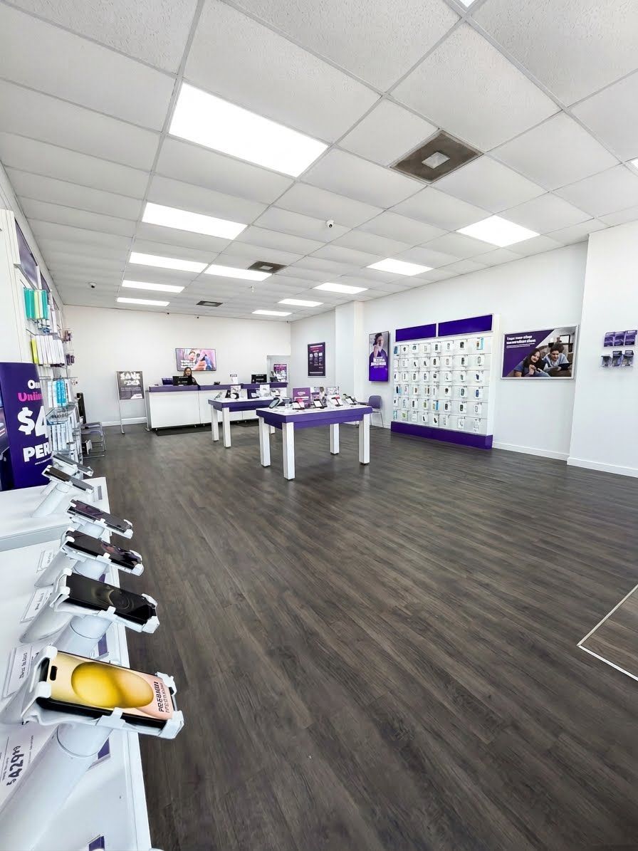 Metro by T-Mobile 610 1st Ave SE - 610 1st Ave SE 