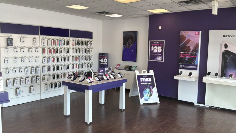 Metro by T-Mobile 6605 Meadowbrook Dr - 6605 Meadowbrook Dr 