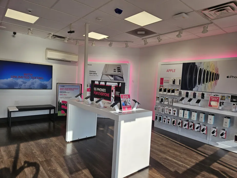  Interior photo of T-Mobile Store at Pioneer Square, Stillwater, OK 