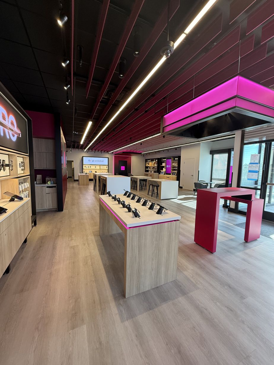  Interior photo of T-Mobile Store at Bear Valley Rd & Dunia Rd, Victorville, CA 