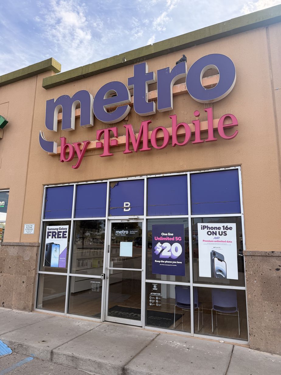 Metro by T-Mobile 10060 McCombs St - 10060 McCombs St 