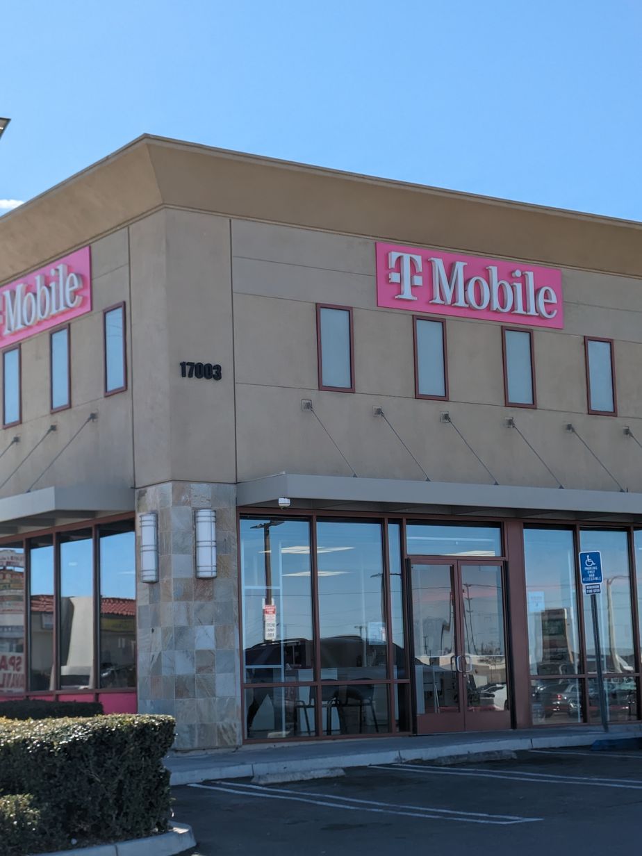 Exterior photo of T-Mobile Store at Bear Valley Rd & Hesperia, Hesperia, CA