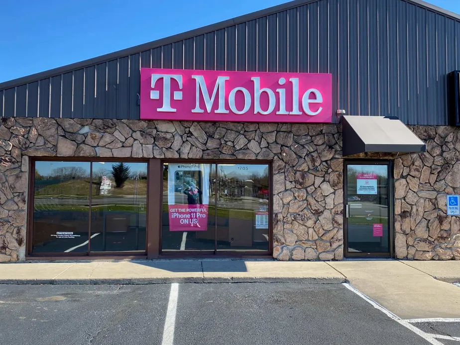 Exterior photo of T-Mobile store at S Main St & Saxon Dr, Bellefontaine, OH