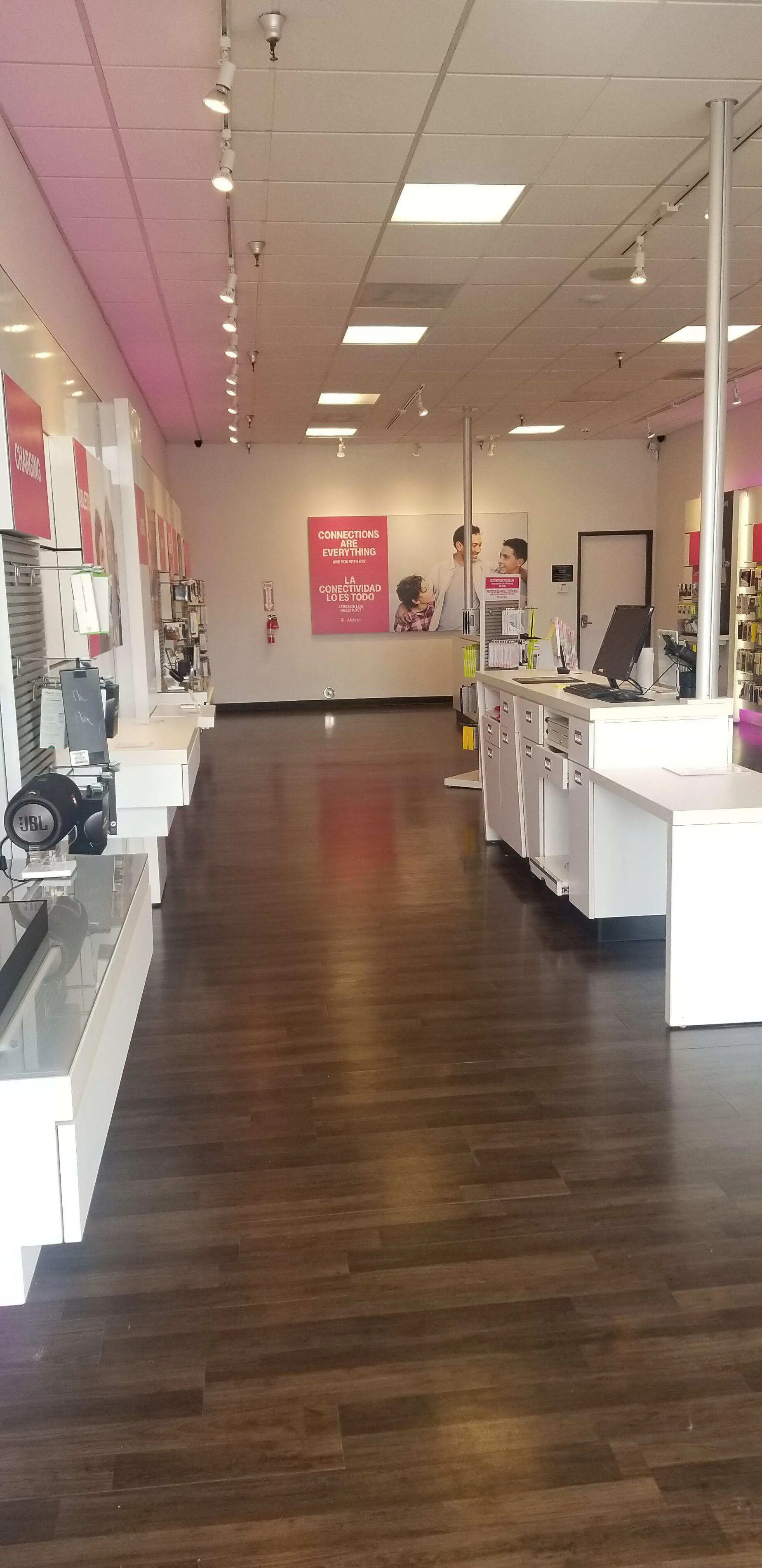 TMobile Hillsboro Sun W Shopping Ctr Hillsboro, OR