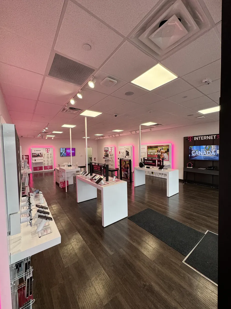  Interior photo of T-Mobile Store at US 66 & Edgewood, Edgewood, NM 