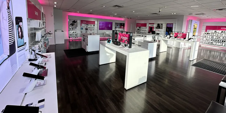 Interior photo of T-Mobile Store at N Dixie Hwy & Ring Rd, Elizabethtown, KY