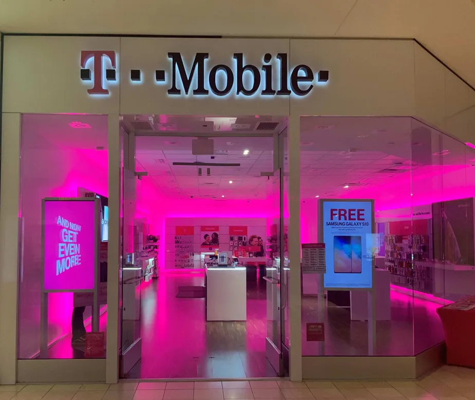  Exterior photo of T-Mobile store at King Of Prussia Mall 4, King Of Prussia, PA 