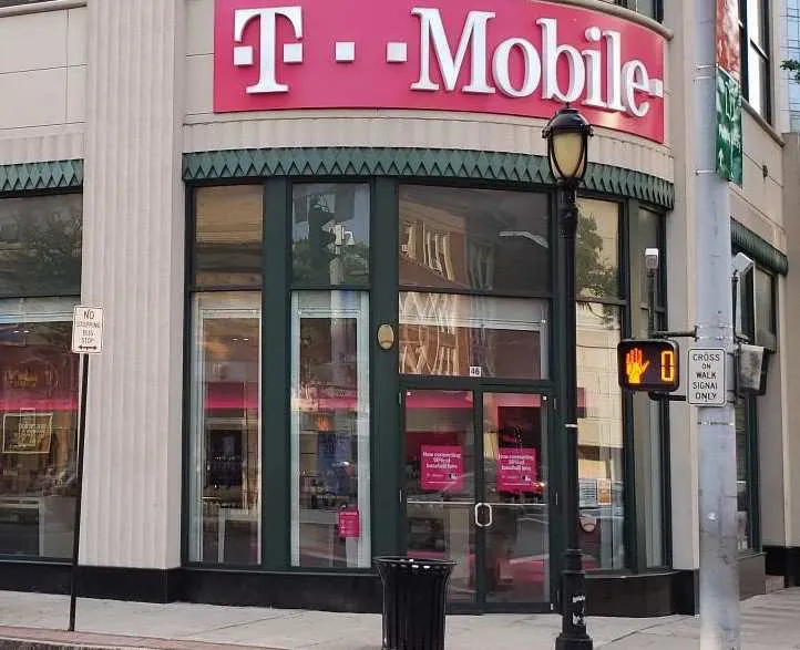 Exterior photo of T-Mobile Store at Mamaroneck Ave & Martine Ave, White Plains, NY