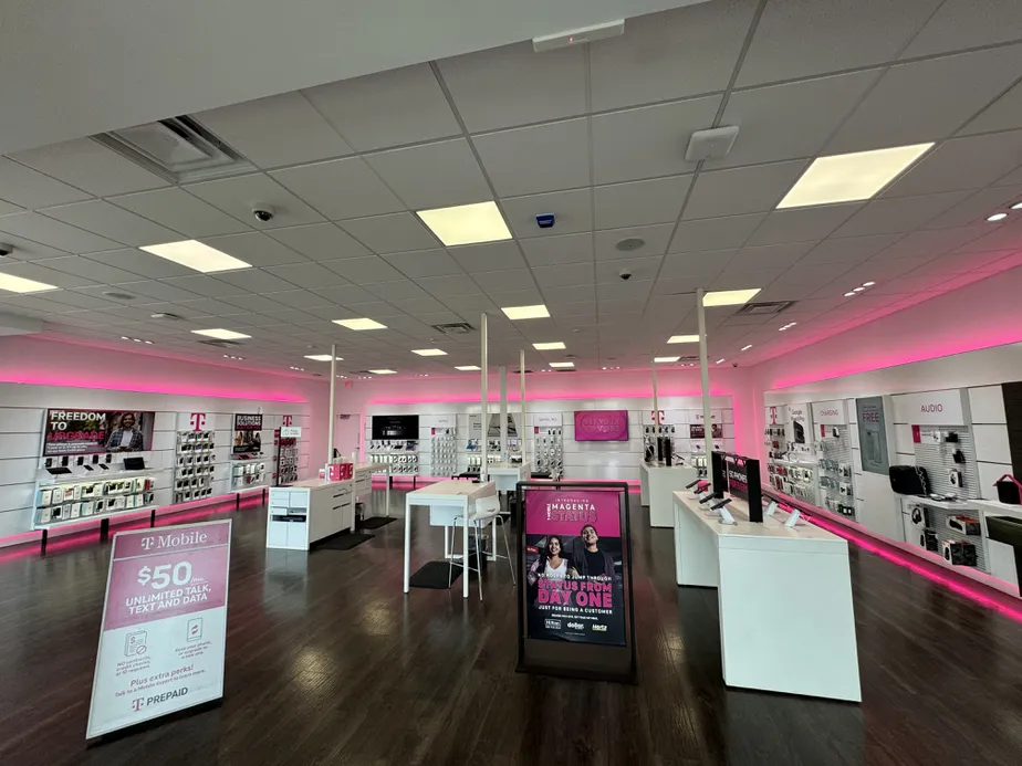  Interior photo of T-Mobile Store at Carrier & Jefferson, Grand Prairie, TX 