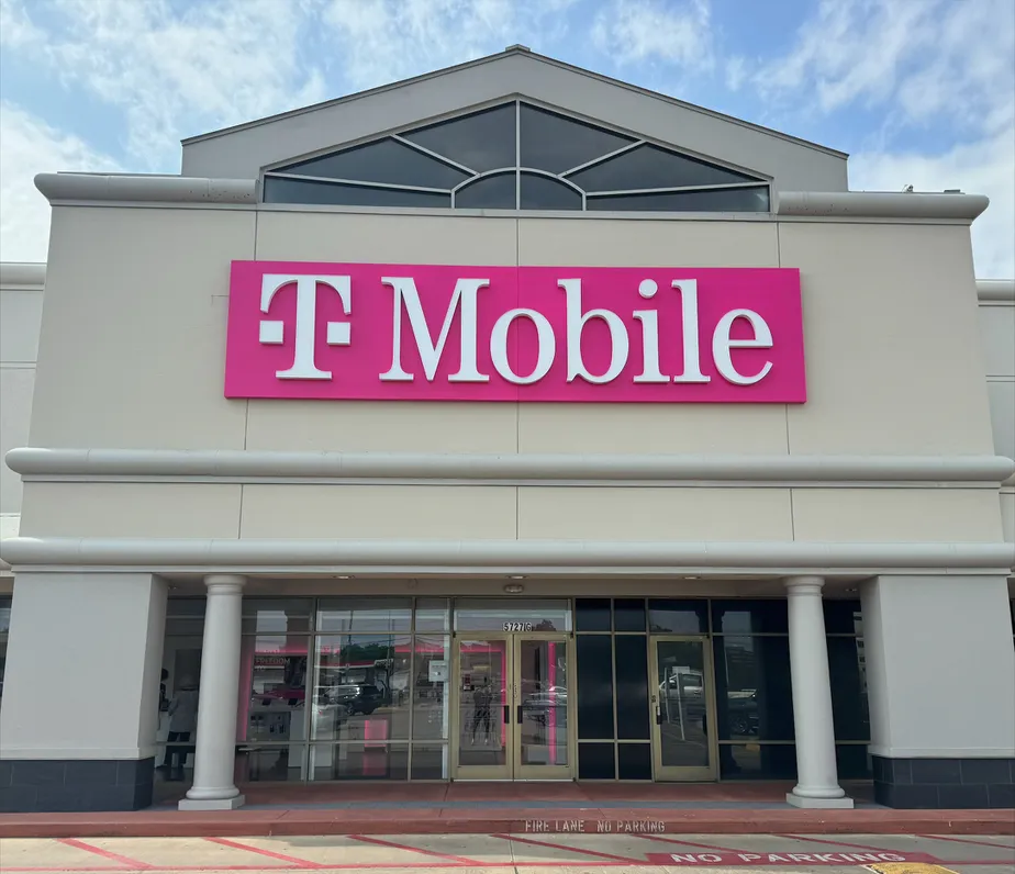  Exterior photo of T-Mobile Store at Westheimer & Chimney Rock, Houston, TX 