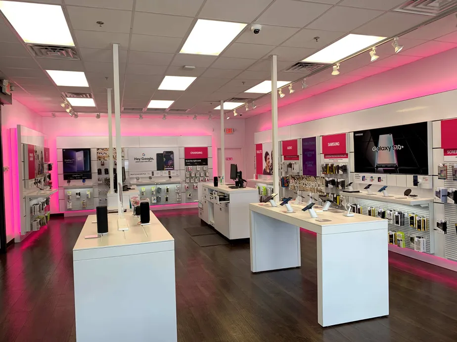  Interior photo of T-Mobile Store at Irving Park & N Barr 3, Hanover Park, IL 