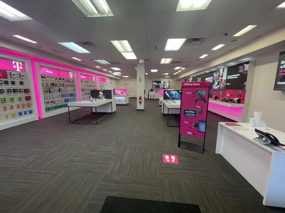  Interior photo of T-Mobile Store at Padanaram Rd & Padanaram Ave 2, Danbury, CT 
