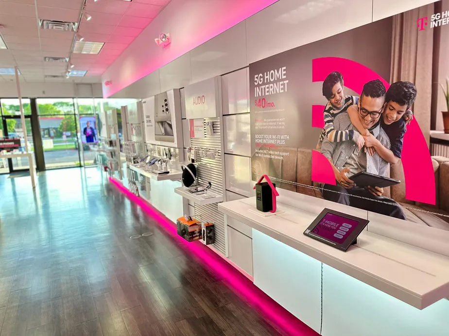  Interior photo of T-Mobile Store at S Hastings & Sherwin Ave, Eau Claire, WI 