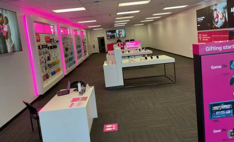 Interior photo of T-Mobile Store at W Broadway & Fairview Park 2, Centralia, IL