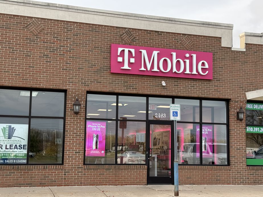 Exterior photo of T-Mobile Store at Hill & Torrey, Flint, MI