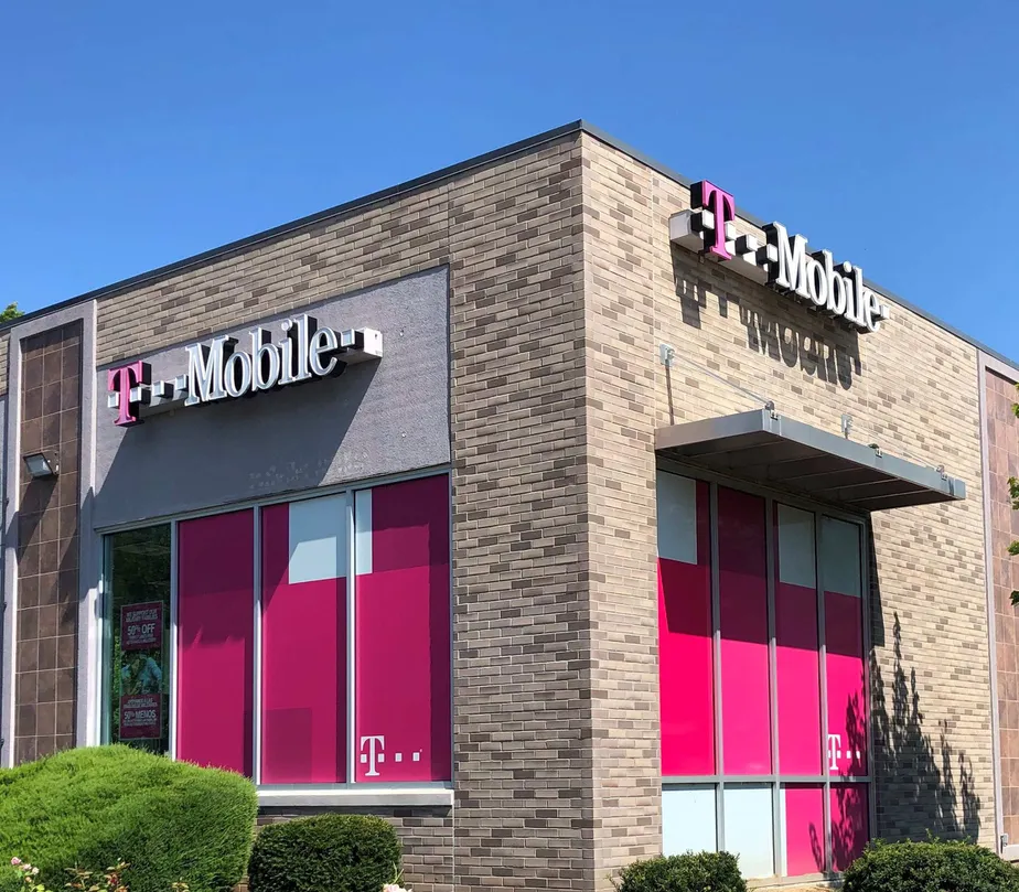 Exterior photo of T-Mobile store at Hwy 7 & Duncan Rd 2, Blue Springs, MO