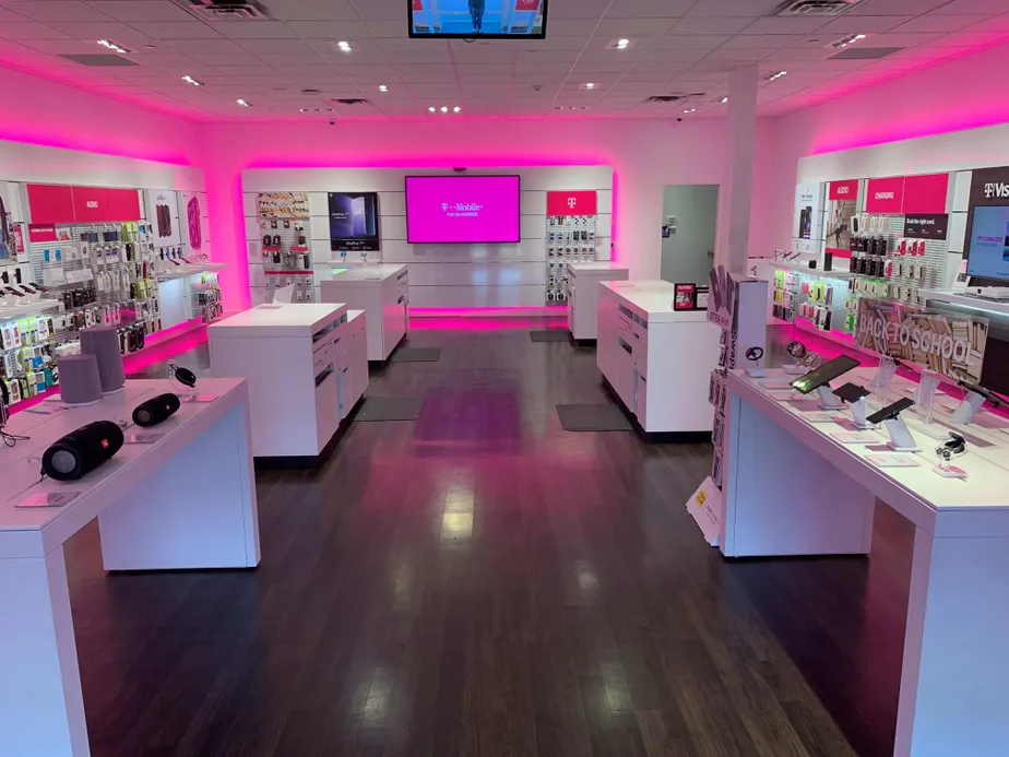 Foto del interior de la tienda T-Mobile en Cheltenham & Ogontz Ave 2, Wyncote, PA