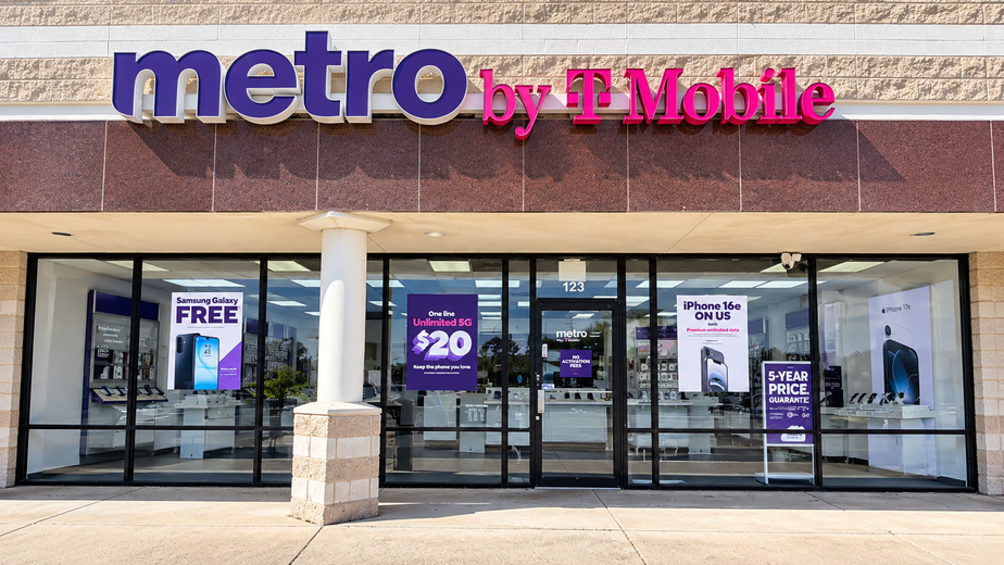 Metro by T-Mobile 1100 Bridgewood Dr - 1100 Bridgewood Dr 