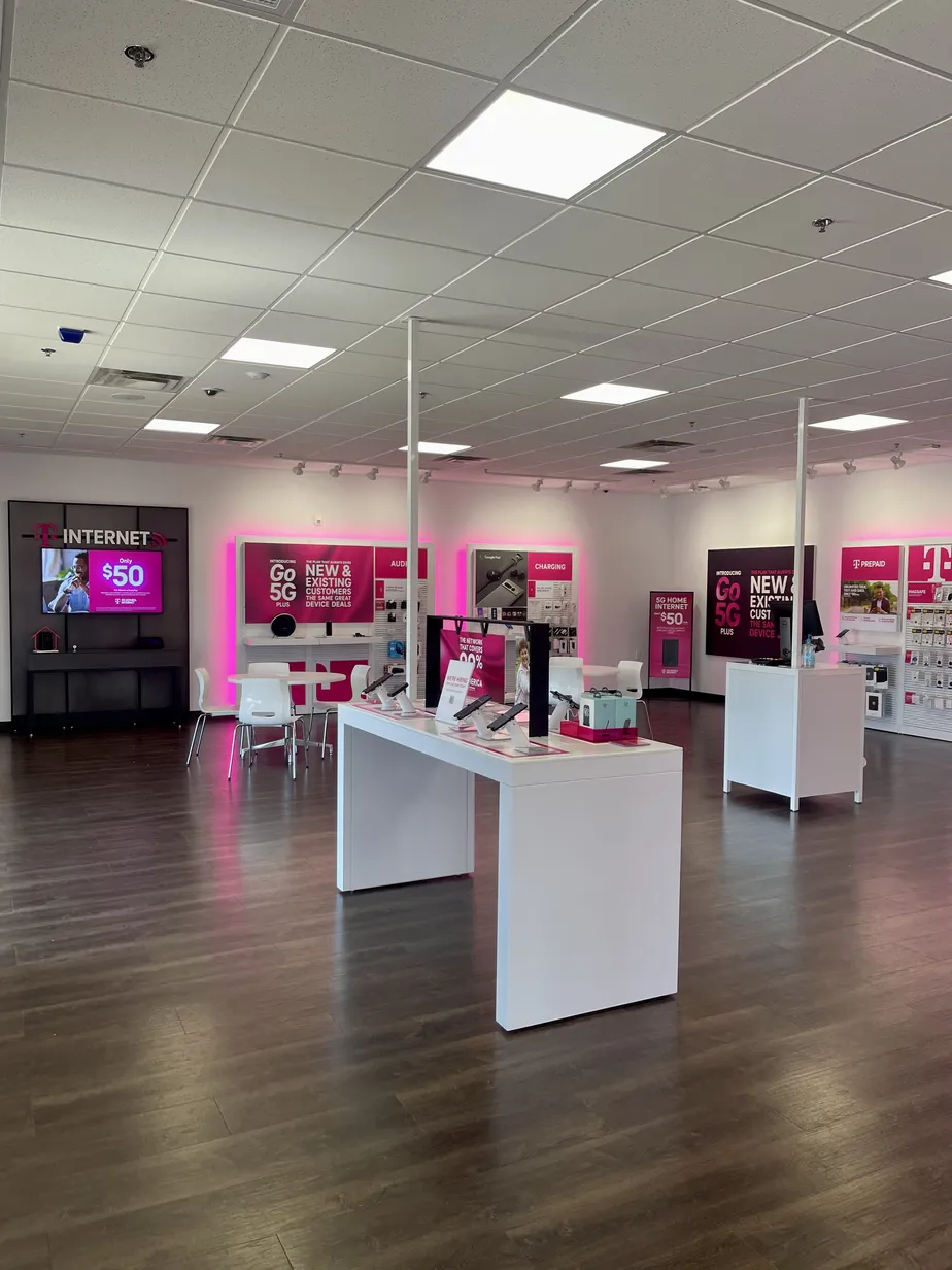 Interior photo of T-Mobile Store at Gordon Dr & Stone Ave, Sioux City, IA