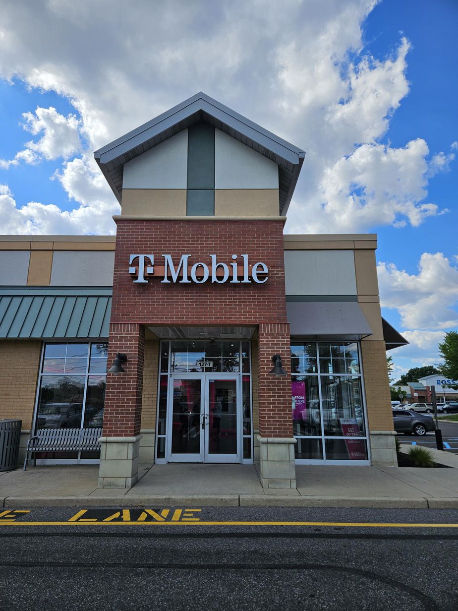 Exterior photo of T-Mobile Store at Rt 130 & Cinnaminson Ave, Cinnaminson, NJ