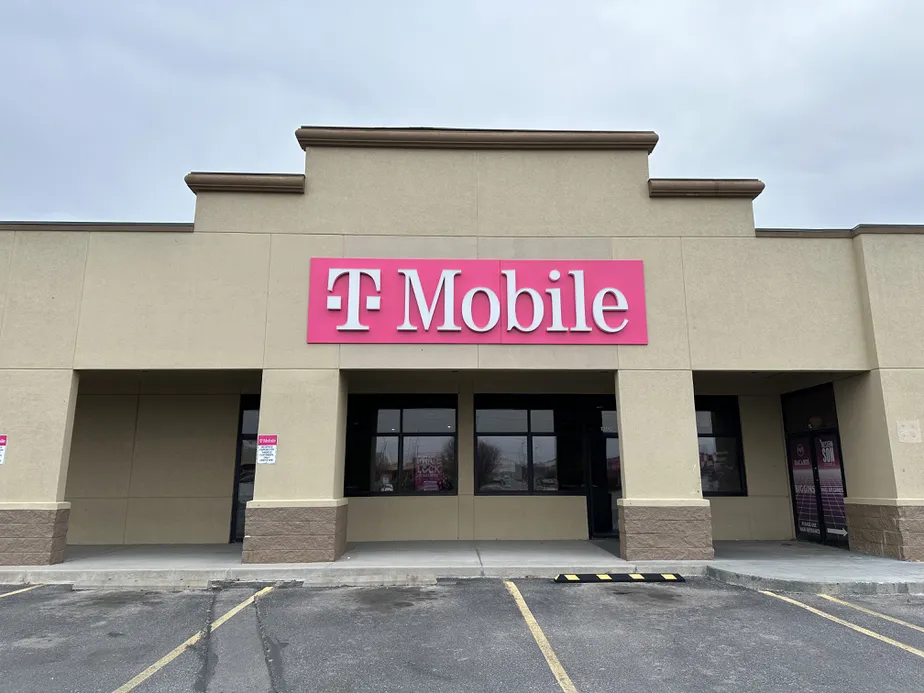 Exterior photo of T-Mobile Store at Maize Rd & N Crestline Ct, Wichita, KS