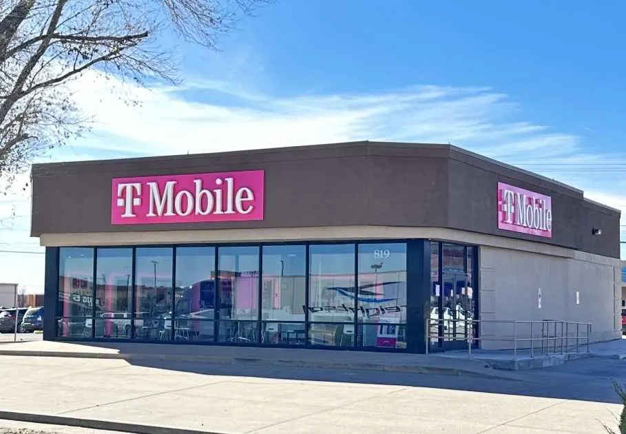 Exterior photo of T-Mobile Store at Hwy 491 & Metro, Gallup, NM