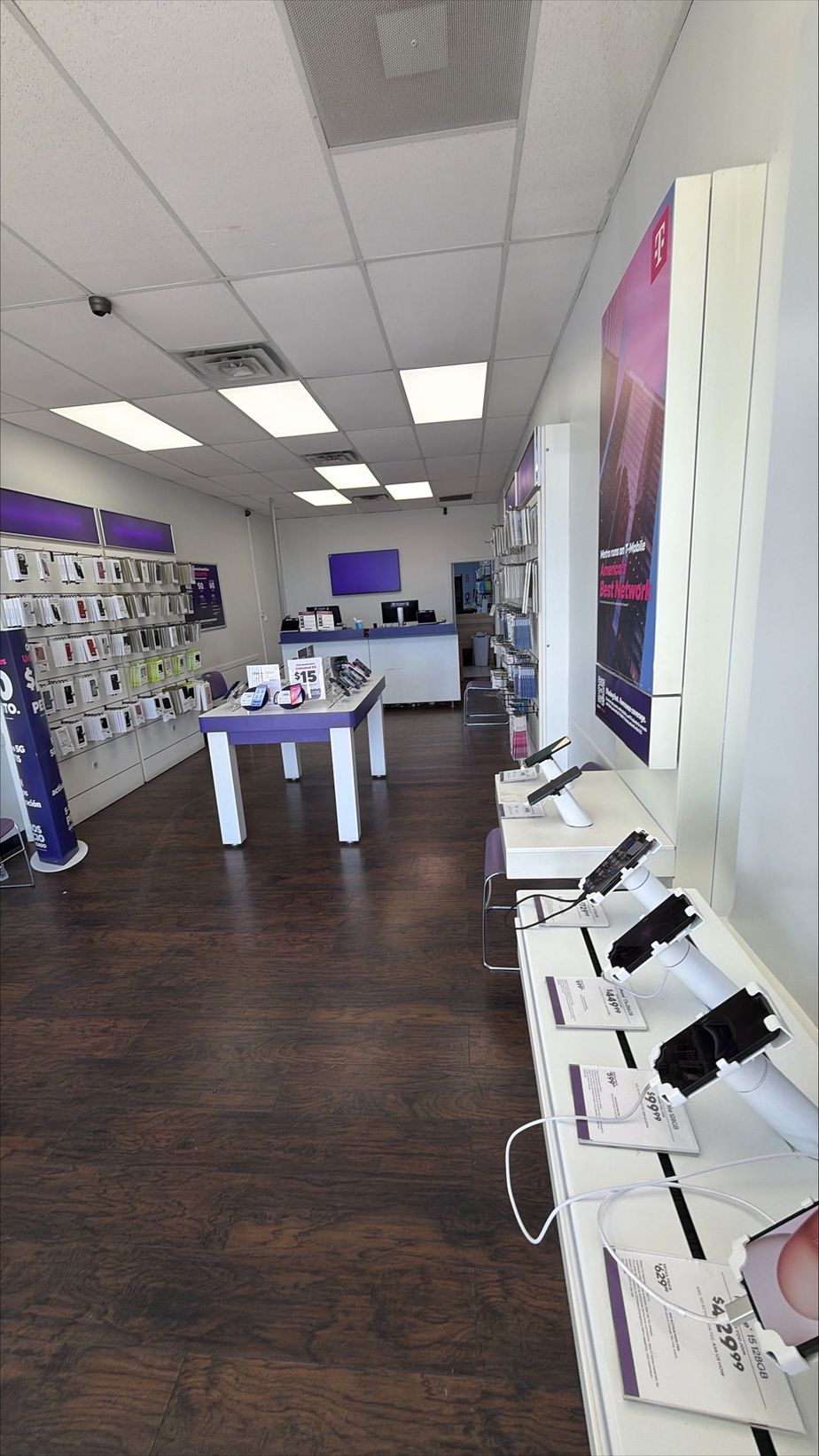 Metro by T-Mobile 320 W Rankin Rd - 320 W Rankin Rd 