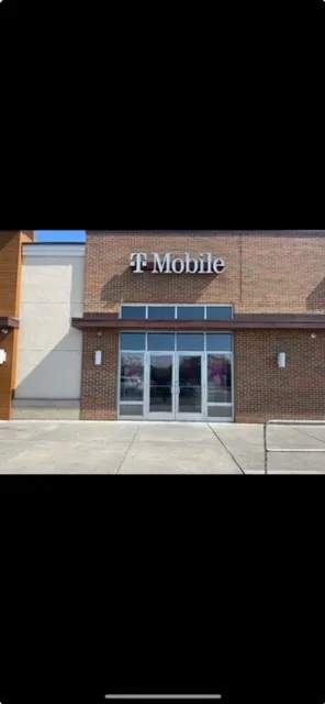  Exterior photo of T-Mobile Store at Cheltenham & Ogontz Ave, Wyncote, PA 