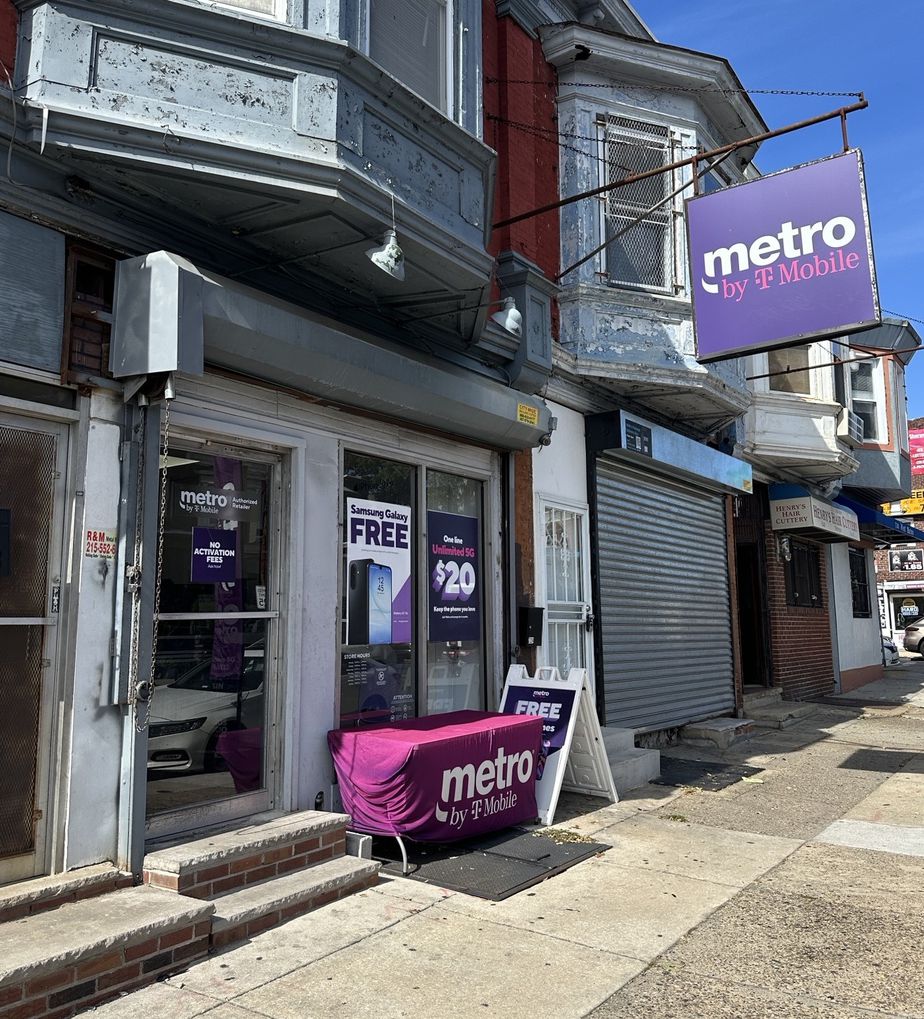 Metro by T-Mobile 726 S 52nd st - 726 S 52nd st