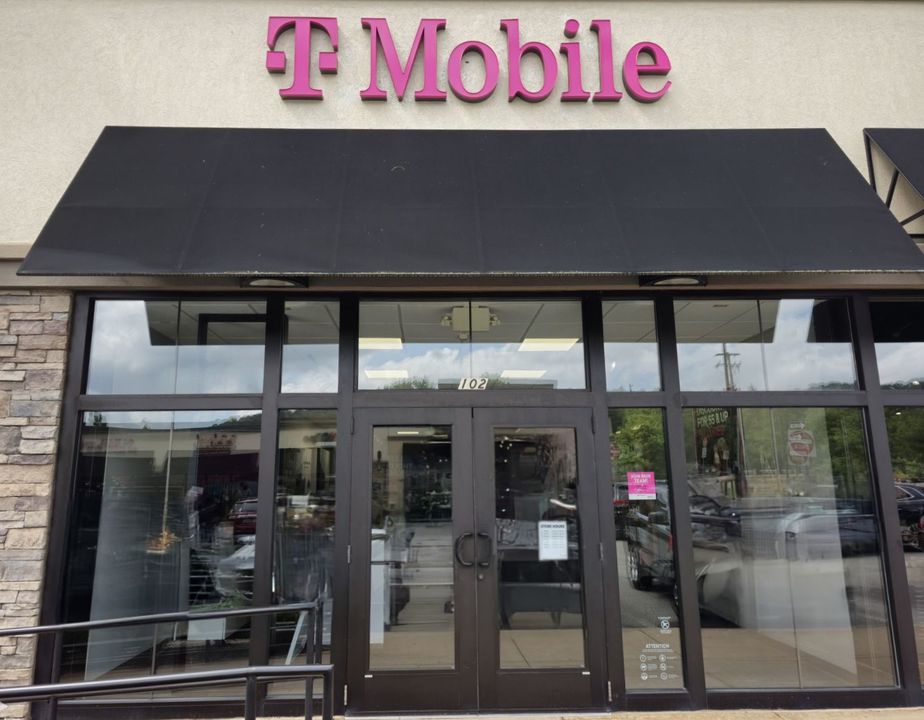 Exterior photo of T-Mobile Store at Blue Spruce Way & Wm Penn Hwy, Murrysville, PA