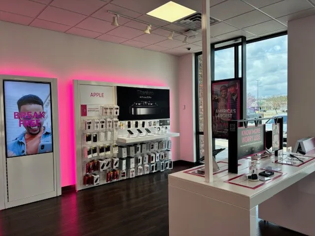  Interior photo of T-Mobile Store at Premier Blvd & 4th Ave, Roanoke Rapids, NC 