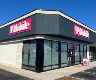 Exterior photo of T-Mobile Store at Mt Zion Rd & Mt Zion Blvd, Morrow, GA