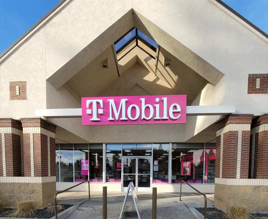 Foto del exterior de la tienda T-Mobile en Spokane, Francis Ave, Spokane, WA