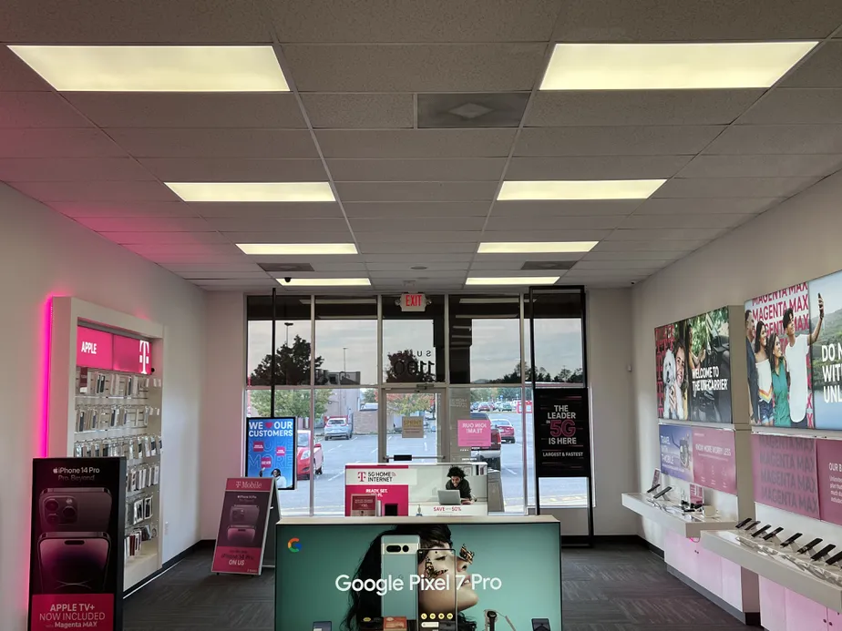 Interior photo of T-Mobile Store at Lynchburg Salem Tpke & Hull St, Bedford, VA