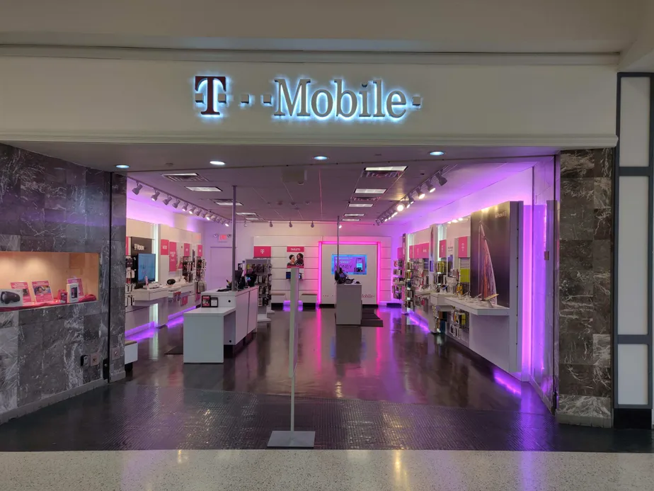 Exterior photo of T-Mobile store at Berkshire Mall 6, Wyomissing, PA
