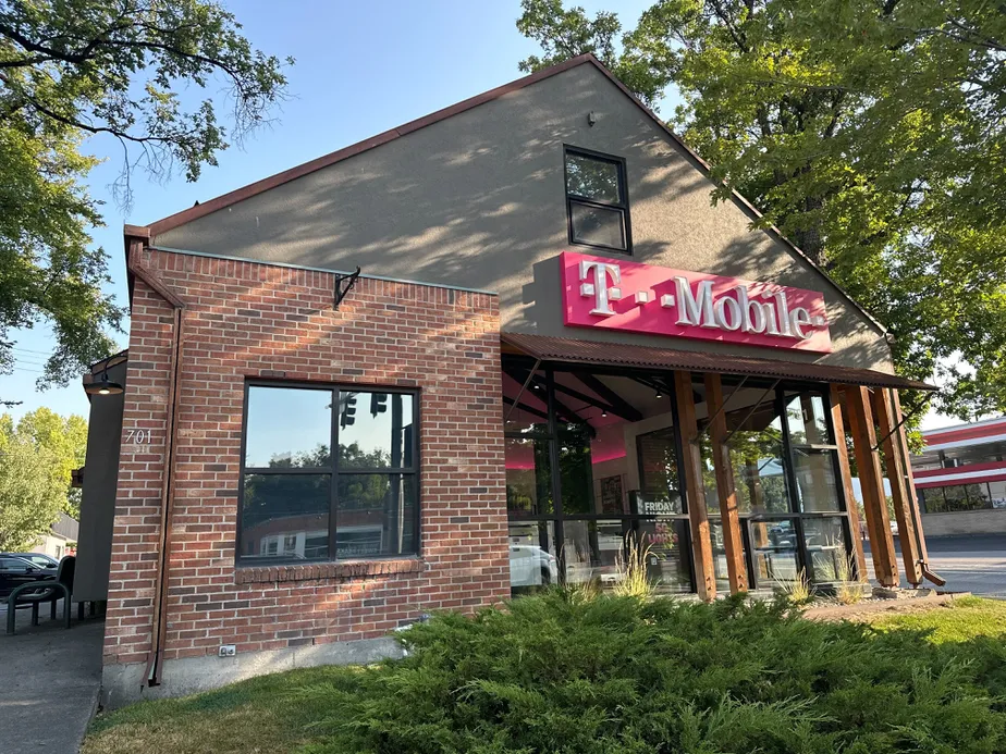  Exterior photo of T-Mobile Store at Main & N 7th St, Bozeman, MT 