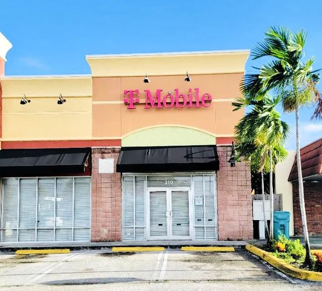 Exterior photo of T-Mobile Store at Boynton Beach & Congress, Boynton Beach, FL