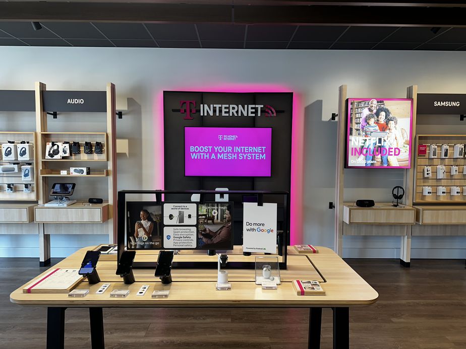 Interior photo of T-Mobile Store at Sawmill Rd & Federated Blvd, Columbus, OH
