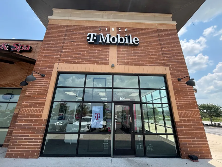  Exterior photo of T-Mobile Store at Ring Dr & Saint Mary Dr, Manor, TX 
