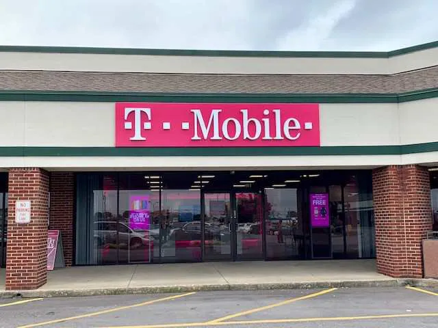 Exterior photo of T-Mobile store at W Main St & Rocky Rd, Lebanon, TN