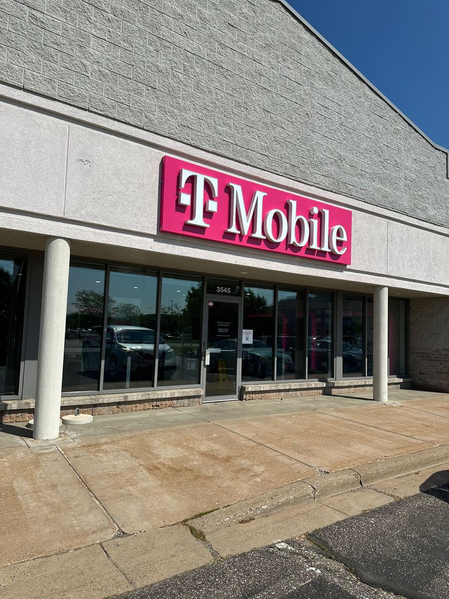 Exterior photo of T-Mobile Store at Gateway Dr & Glenbrooke Dr, Eau Claire, WI