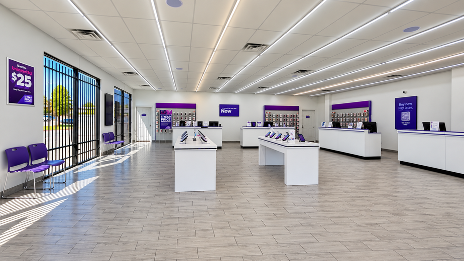 Metro by T-Mobile 5801 Antoine Dr - 5801 Antoine Dr 