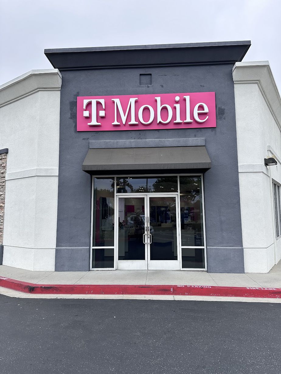 Exterior photo of T-Mobile Store at 17th & Santa Ana, Costa Mesa, CA