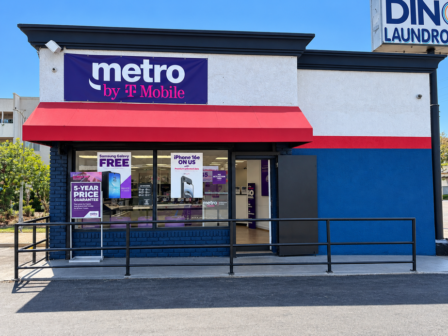 Metro by T-Mobile 10124 S Figueroa St - 10124 S Figueroa St 